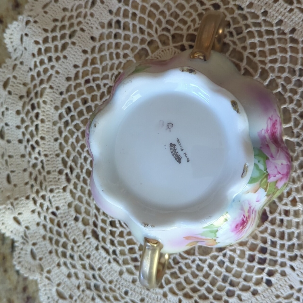 Lovely Vintage Gold & Floral Sugar Bowl with Lid & Creamer - Picture 12 of 12